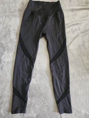 PINK Victoria’s Secret Seamless Classic Leggings Perforated Mesh Small